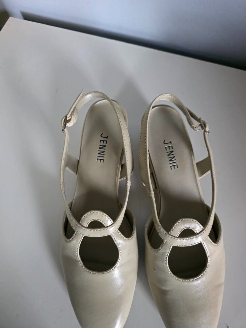 "JENNIE" Cream/Beige Cutout T-Strap Slingback Pumps. 7.5 - Picture 7 of 13